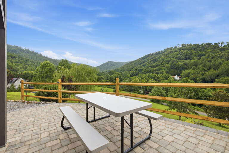 Year-Round Mountain Views