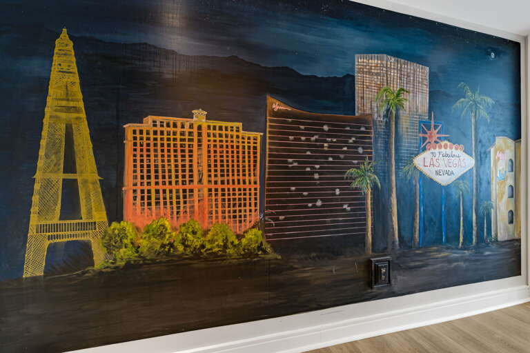 Downtown and Artistic Vibes