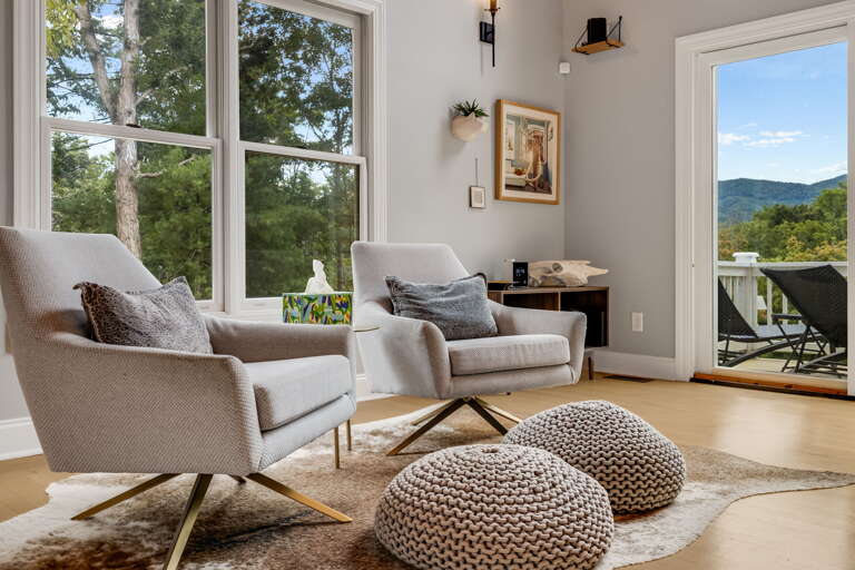 Reading Area w/Mountain Views