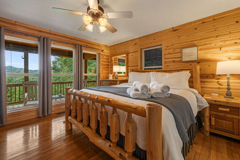 Main Suite/Bedroom One - King Bed