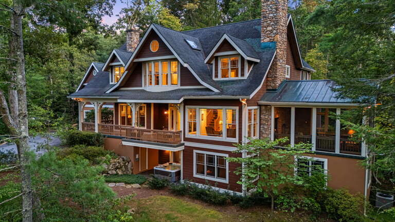 Enjoy Your Stay At Mountain Creek Lodge!