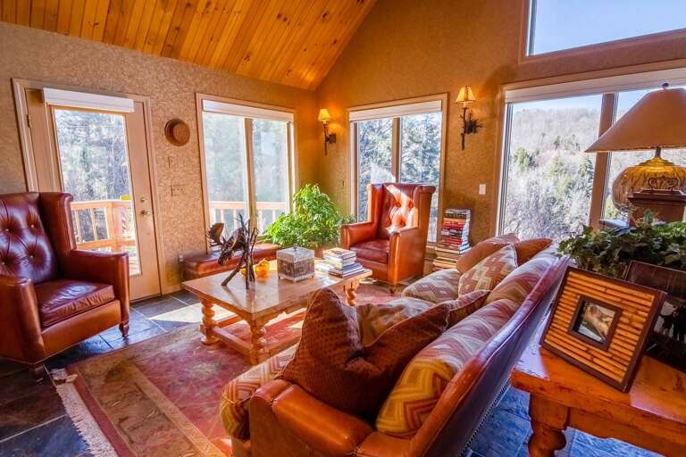 Sunlit Sitting Space, Soothing Shades, Serene Setting In Vacation Rental