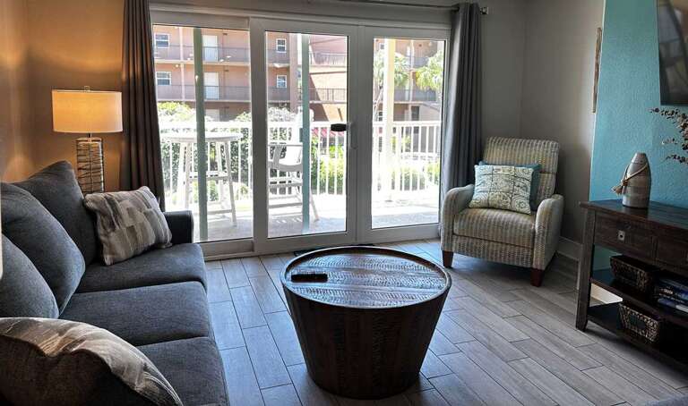 Steps to Beach| Pool + Tennis| 2 King Beds + Bunks