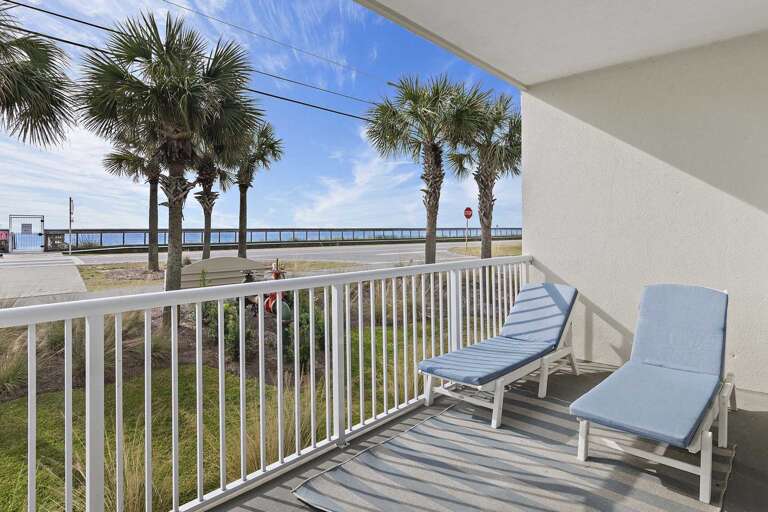 condos near pompano joes