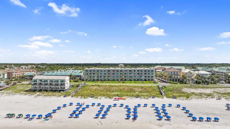 Beach Retreat 407  Gulf Front, Dog friendly, Beach Service