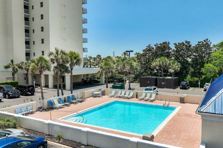 leeward key amenities beach condos in destin