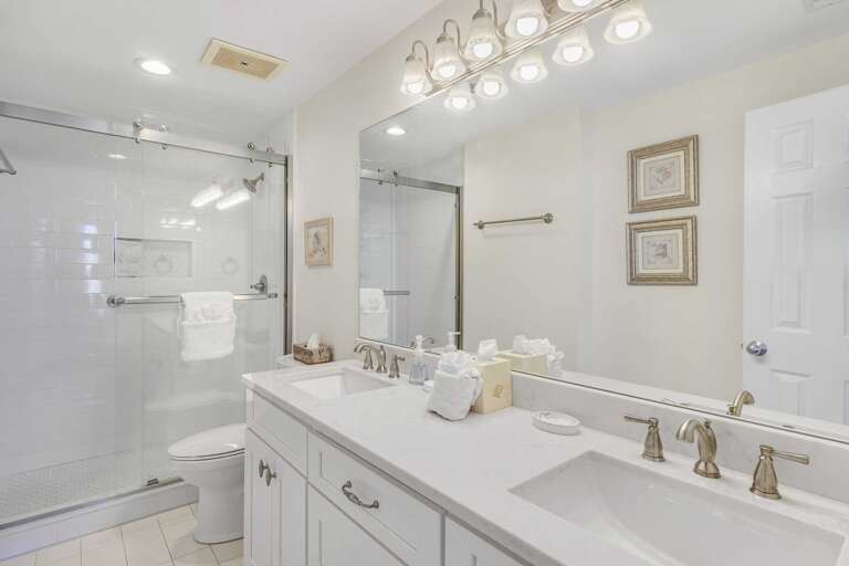 primary bath leeward key 305