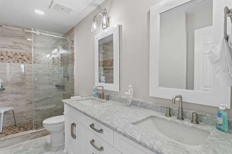 leeward key bathroom