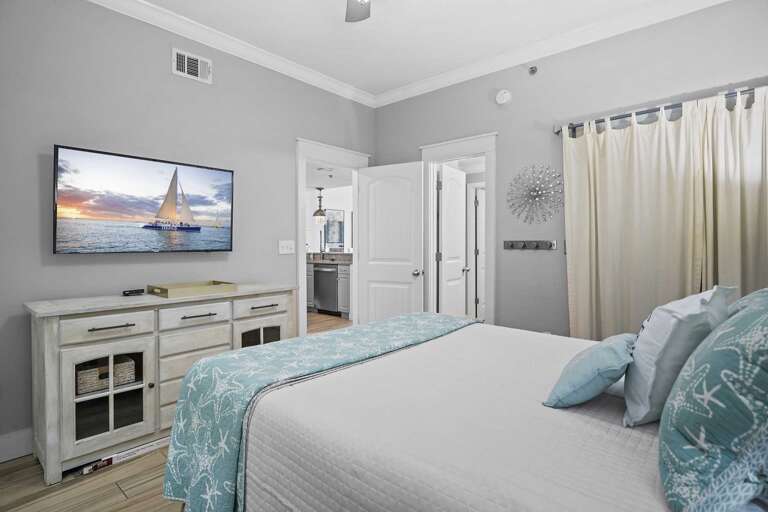 Beachy Second Bedroom - Comfortably appointed with easy access to the second full bath.