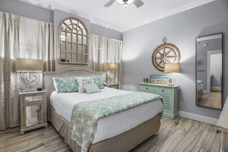 ozy and Inviting Guest Room - Ideal for kids, couples, or friends traveling together.