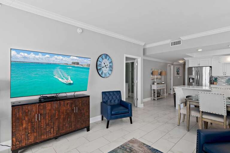 Beachfront condo with pool in Destin