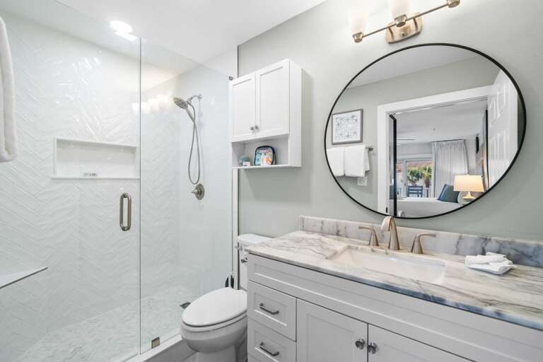 Maravilla rental 1207 Bathroom in Primary