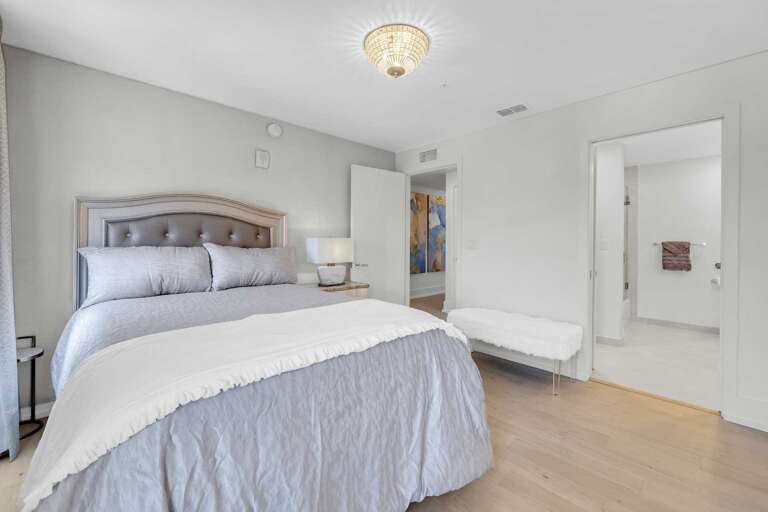 Queen Bedroom 3