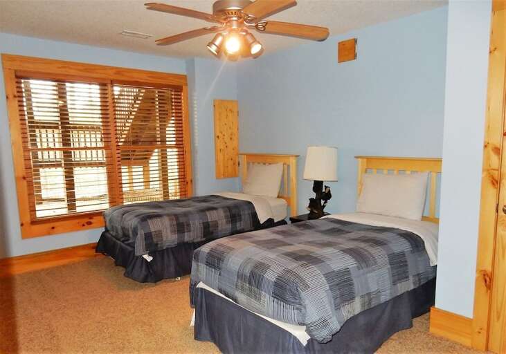 Lower level bedroom with 2 twin beds