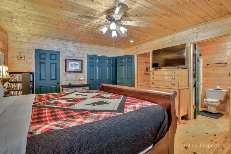 Bedroom 2 with king size bed Bedroom 2 with king size bed