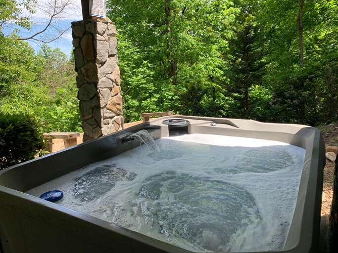 Invigorating hot tub