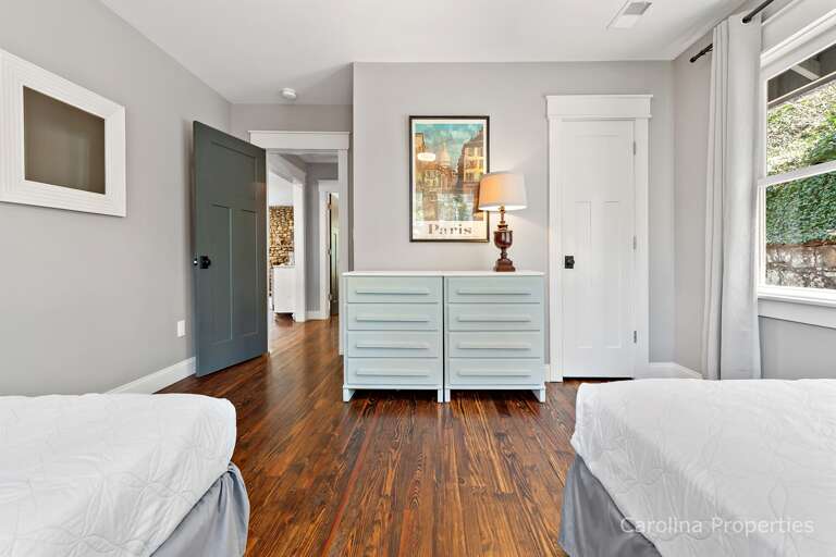 Bedroom 2 with 2 queen beds Bedroom 2 with 2 queen beds