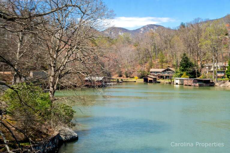 Beautiful lake and mountain views Beautiful lake and mountain views