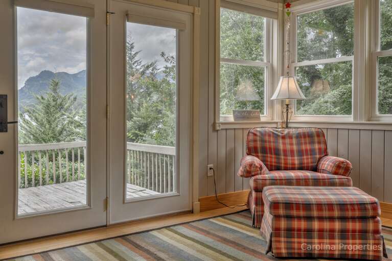 Beautiful mountain views, lower level