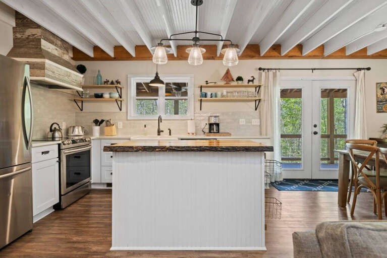 Fully functional kitchen