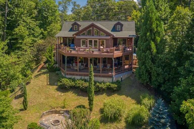 Beautiful Buffalo Lodge