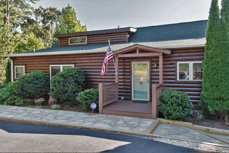 Welcome to Buffalo Lodge at Lake Lure