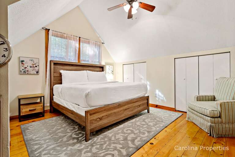 Vaulted ceilings with ceiling fan