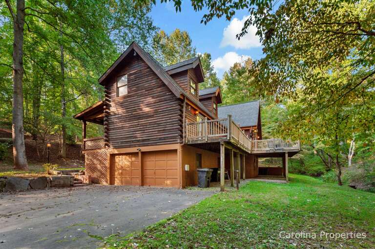 Parking for up to 3 vehicles