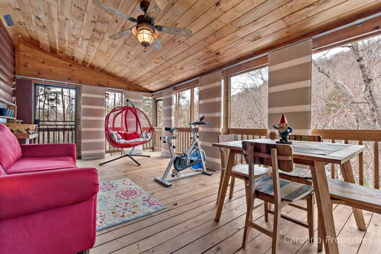 Hawks Terrace is a great mountain getaway cabin with the great back porch!
