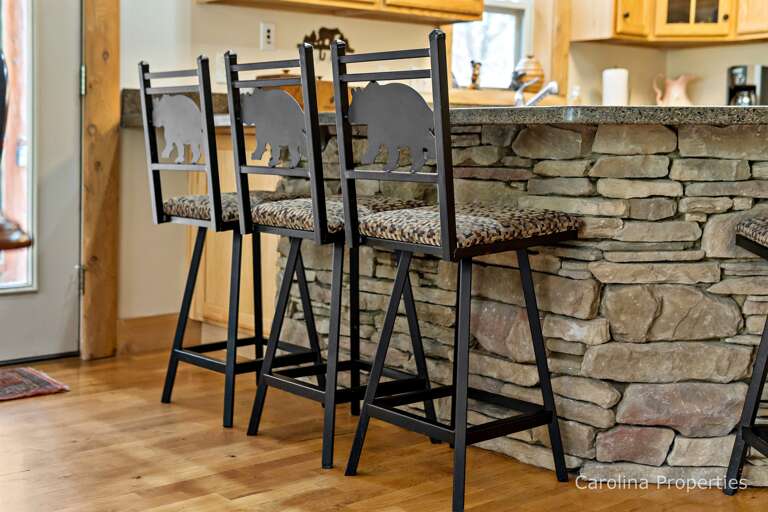 Seating at the kitchen bar