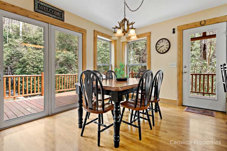 Dining room table with seating for 6