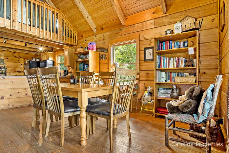 Seating for 6 at the table