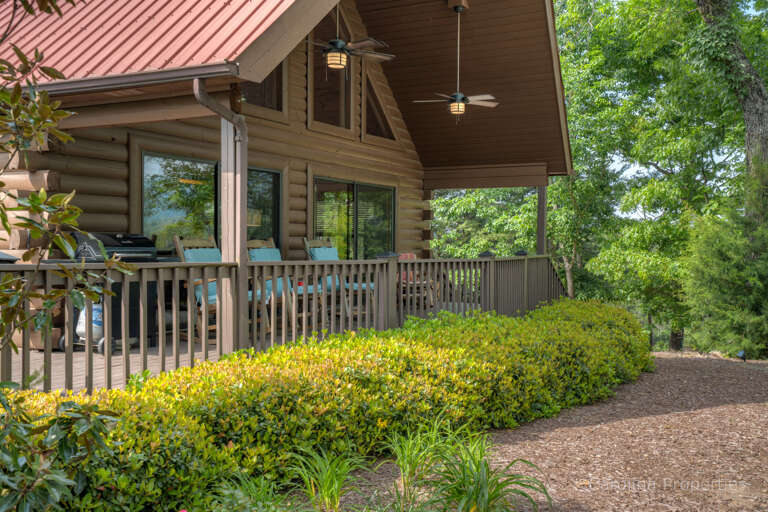 Kick Back Cabin in Lake Lure, NC
