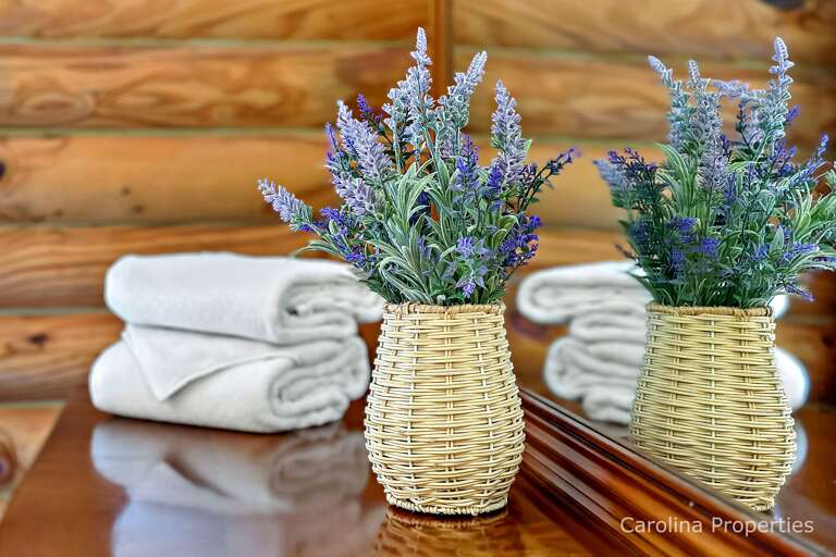 Clean linens are provided.