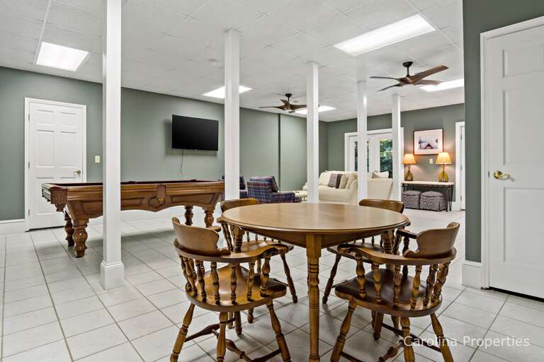 Many options for entertainment. Many options for entertainment.