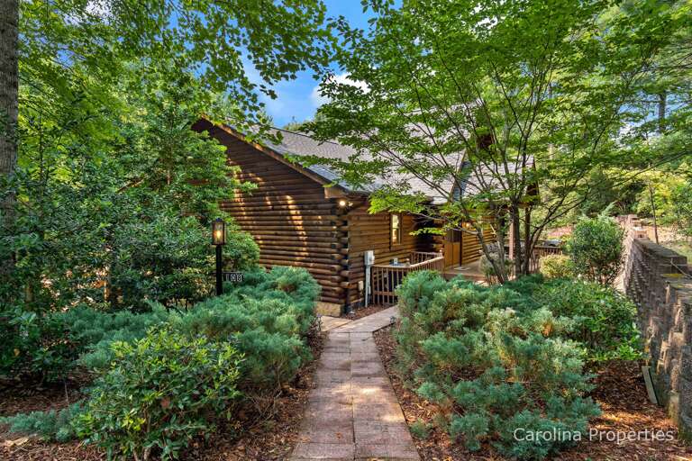 Walkway leading to Lazy Bear. Walkway leading to Lazy Bear.