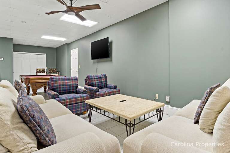 Plenty of seating throughout the home. Plenty of seating throughout the home.