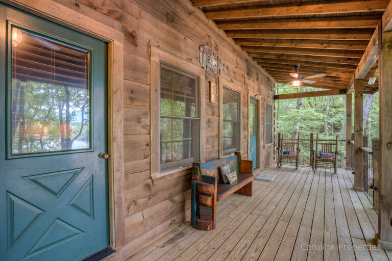 Addition view of the entrance into the cabin