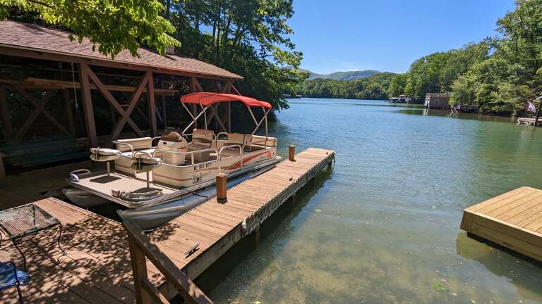 18' Sun Tracker available to rent onsite.