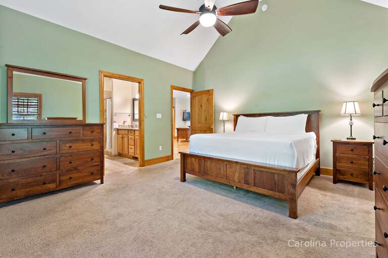 There is also an adjoining private bathroom There is also an adjoining private bathroom