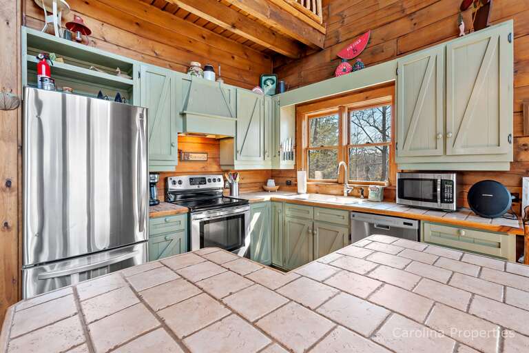 There is a fully functional kitchen