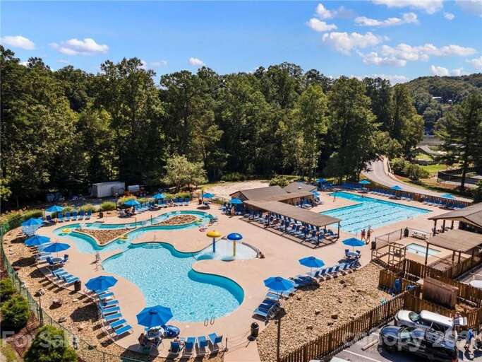 Rumbling Bald Resort