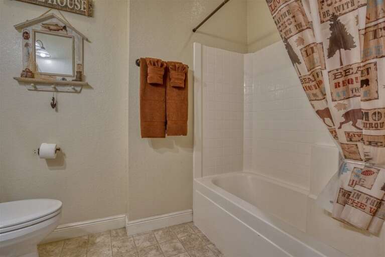 Additional view lower level full bath located between the bedrooms