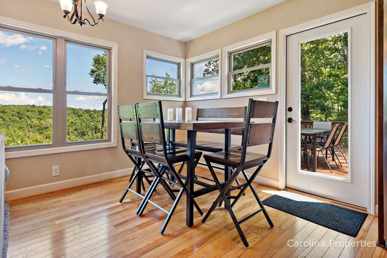 Dining area with seating for 6 Dining area with seating for 6