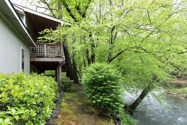 Serene back deck area for you to enjoy.