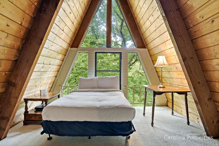 Additional view of third floor full bed.