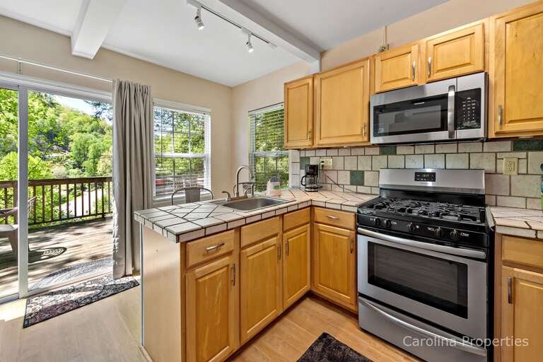 Beautiful views of the outside while cooking Beautiful views of the outside while cooking