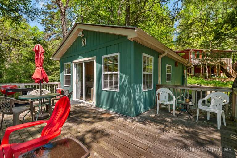Upper deck with plenty of seating