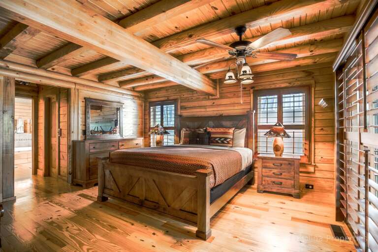 Main level master bedroom with king size bed Main level master bedroom with king size bed