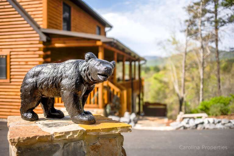 Welcoming bear at The Bears Castle Welcoming bear at The Bears Castle
